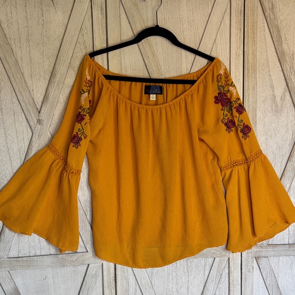 Blue Rain Floral Embroidered Bell Sleeve Top - Picture 2 of 11